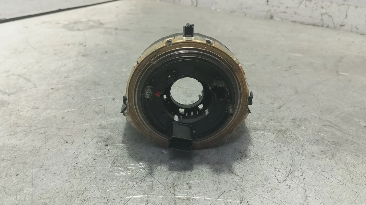 Foto de ANILLO AIRBAG AUDI A4 AVANT (8E) 3.0 V6 24V TDI (233 CV / 171 KW) referencia 4E0953541A