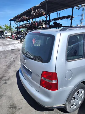 Foto de PORTON TRASERO VOLKSWAGEN TOURAN (1T1) 1.9 TDI (105 CV / 77 KW)