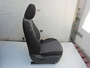 Foto de JUEGO ASIENTOS COMPLETO HYUNDAI I20 (GB) 1.2 16V CAT (84 CV / 62 KW) foto 20