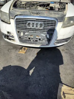 Foto de PARAGOLPES DELANTERO AUDI A6 BERLINA (4F2) 2.0 TDI (140 CV / 103 KW)
