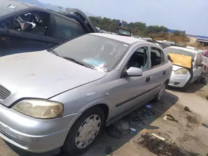Foto de ALETA DELANTERA IZQUIERDA OPEL ASTRA G BERLINA 1.6 CAT (Z 16 SE / L55) (84 CV / 62 KW) referencia 93190357