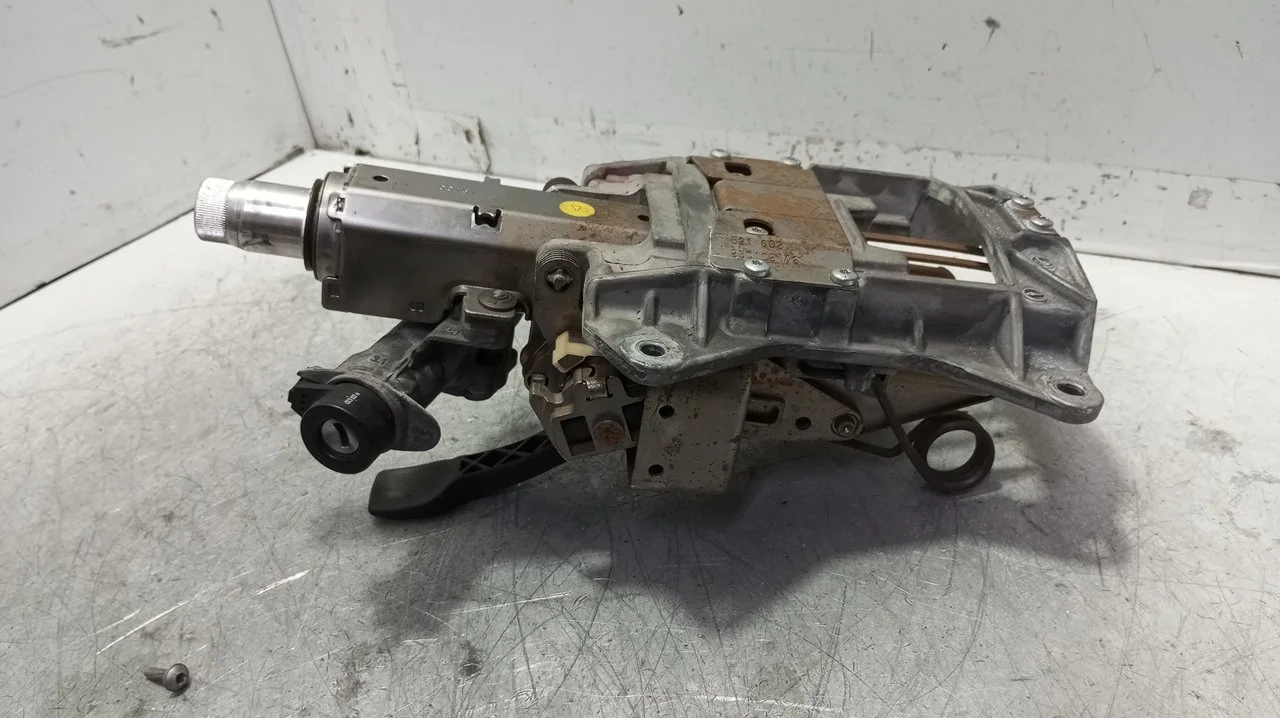 Foto de COLUMNA DIRECCION AUDI A4 BERLINA (8E) 1.9 TDI (131 CV / 96 KW) referencia 250102A2