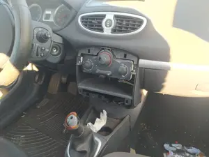 Foto de RESISTENCIA CALEFACCION RENAULT CLIO III 1.5 dCi Diesel CAT (86 CV / 63 KW)