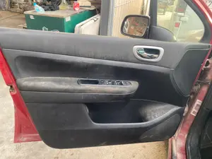 Foto de GUARNECIDO PUERTA DELANTERA IZQUIERDA PEUGEOT 307 BREAK / SW (S1)(04.2002) 2.0 16V HDi FAP CAT (RHR / DW10BTED4) (136 CV / 100 KW) referencia 933117