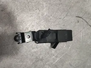 Foto de ENGANCHE CINTURON TRASERO DERECHO TOYOTA AVENSIS CROSS SPORT (T27) 1.8 16V CAT (147 CV / 108 KW) referencia 630934900