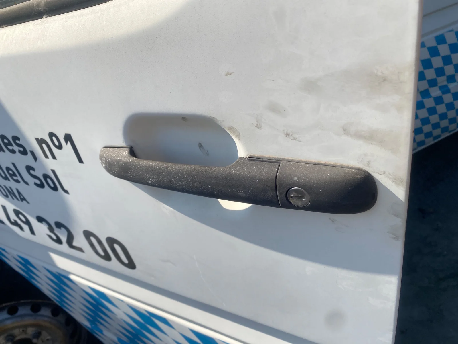 Foto de MANETA EXTERIOR DELANTERA IZQUIERDA VOLKSWAGEN LT FURGÓN/COMBI 2.5 TDI (109 CV / 80 KW) referencia 2D0837205