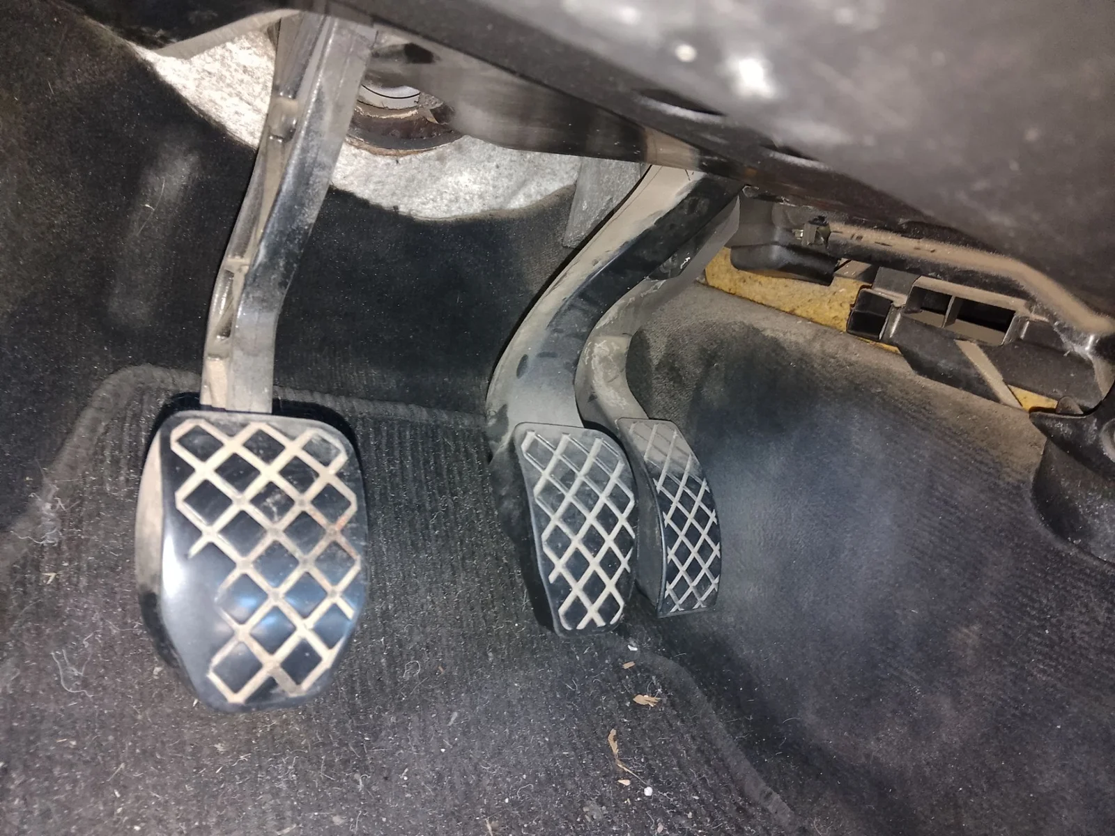 Foto de PEDAL EMBRAGUE VOLKSWAGEN PASSAT BERLINA (3B3) 1.9 TDI (131 CV / 96 KW)