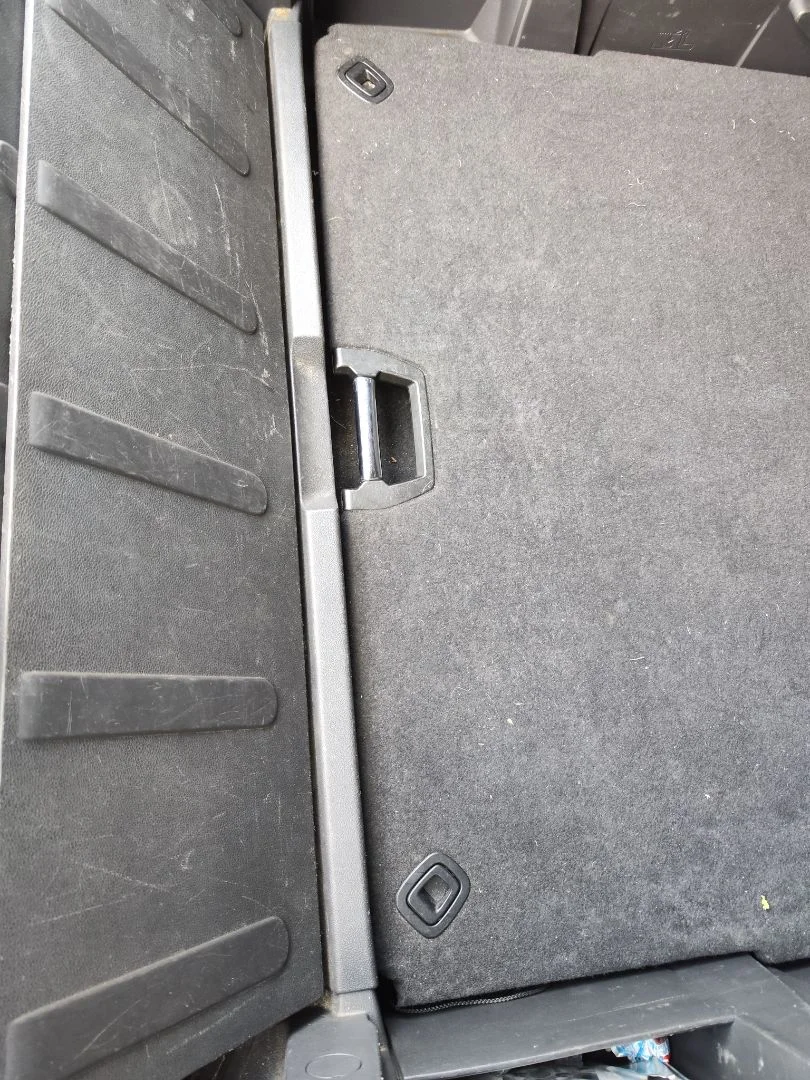 Foto de PANEL TRASERO PEUGEOT 3008 1.6 Blue-HDI FAP (120 CV / 88 KW)