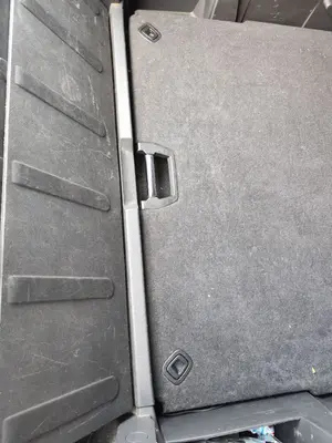 Foto de PANEL TRASERO PEUGEOT 3008 1.6 Blue-HDI FAP (120 CV / 88 KW)