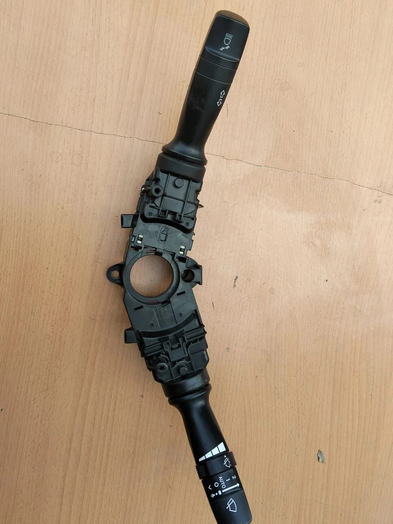 Foto de MANDO MULTIFUNCION HYUNDAI I40 (VF) referencia 1704100003