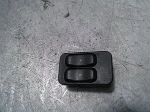 Foto de MANDO ELEVALUNAS DELANTERO IZQUIERDO OPEL MERIVA 1.7 16V DTI CAT (Y 17 DT / LR6) (75 CV / 55 KW) referencia 13363202 foto 1