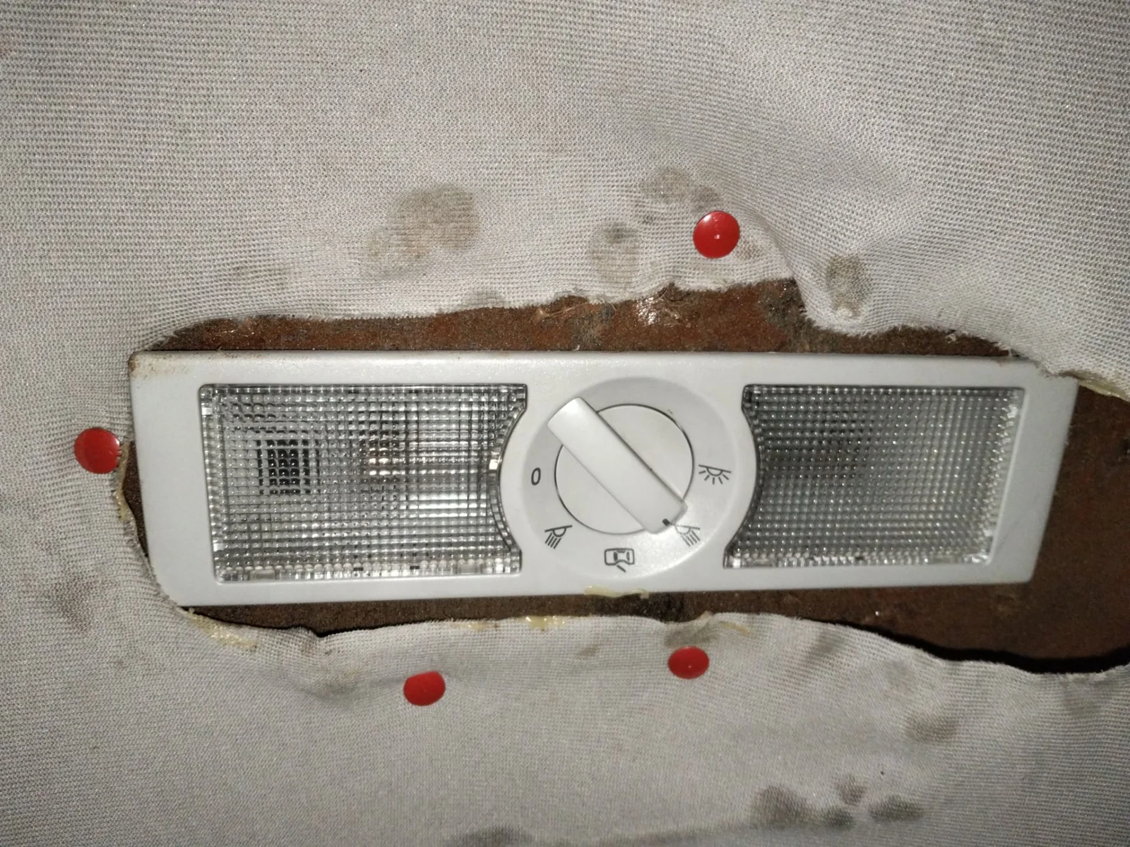 Foto de LUZ INTERIOR VOLKSWAGEN POLO IV (9N1)