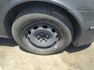 Foto de PASO RUEDA TRASERO IZQUIERDO SEAT LEON (1M1) 1.9 TDI (90 CV / 66 KW)