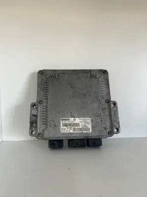 Foto de CENTRALITA MOTOR UCE CITROEN JUMPY referencia 0281010815