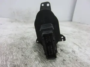 Foto de MANDO LUCES FORD FOCUS BERLINA (CAK) 1.8 TDDI Turbodiesel CAT (90 CV / 66 KW) referencia 98AG13A024BH foto 2