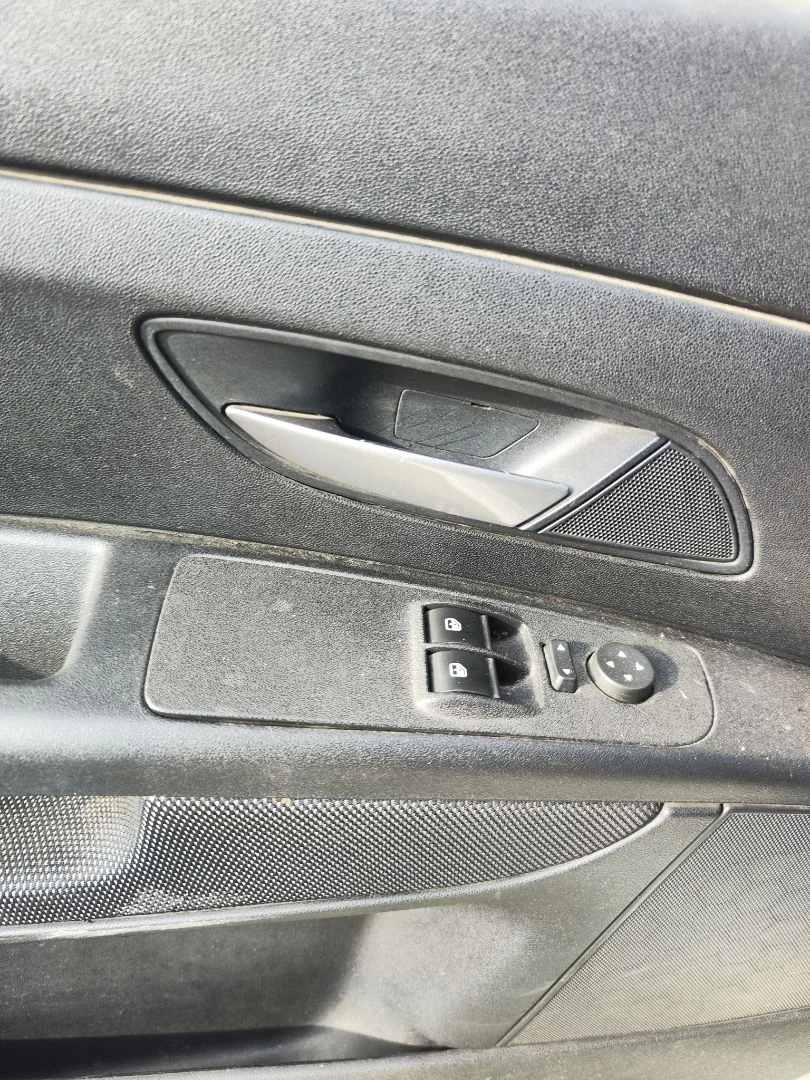 Foto de MANETA INTERIOR DELANTERA IZQUIERDA FIAT GRANDE PUNTO (199) 1.4 (95 CV / 70 KW)