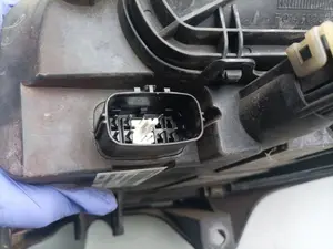 Foto de FARO DERECHO MAZDA 6 FAMILIAR (GY) 2.0 Diesel CAT (136 CV / 100 KW) referencia 014003903 foto 3