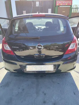 Foto de PORTON TRASERO OPEL CORSA D 1.2 16V CAT (Z 12 XEP / LB4) (80 CV / 59 KW)