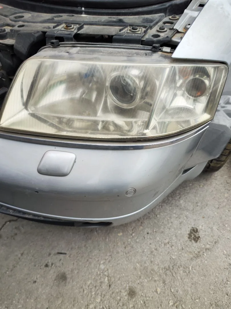 Foto de FARO IZQUIERDO AUDI A6 BERLINA (4B2) 2.5 V6 24V TDI (150 CV / 110 KW)