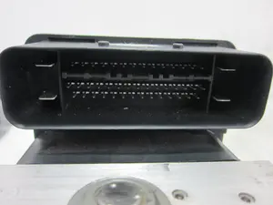 Foto de ABS MAZDA 3 BERLINA (BK) 2.0 Diesel CAT (143 CV / 105 KW) referencia 6N612C405EA foto 6