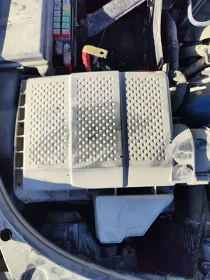 Foto de CAJA FILTRO AIRE LAND ROVER DISCOVERY 2.7 Td V6 CAT (190 CV / 140 KW)