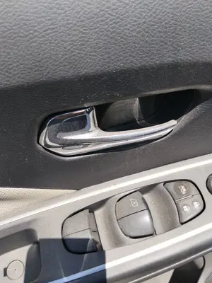 Foto de MANETA INTERIOR TRASERA IZQUIERDA NISSAN MICRA (K14) 1.0 12V CAT (71 CV / 52 KW) referencia 806715FA5A