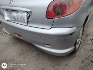 Foto de PARAGOLPES TRASERO PEUGEOT 206 1.4 HDi (68 CV / 50 KW) foto 2