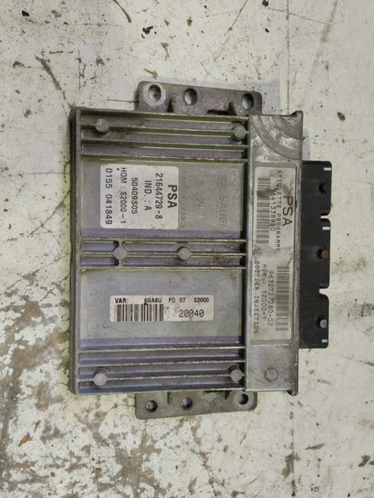 Foto de CENTRALITA MOTOR UCE CITROEN BERLINGO 1.9 Diesel (69 CV / 51 KW) referencia 963272728002