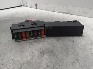 Foto de CAJA RELES / FUSIBLES OPEL MERIVA 1.3 16V CDTI (75 CV / 55 KW) referencia 90589541 foto 1