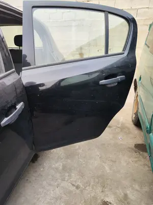 Foto de PUERTA TRASERA IZQUIERDA OPEL CORSA D 1.3 16V CDTI (75 CV / 55 KW) foto 2