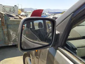 Foto de RETROVISOR IZQUIERDO NISSAN X-TRAIL (T30) 2.2 16V Turbodiesel CAT (114 CV / 84 KW)