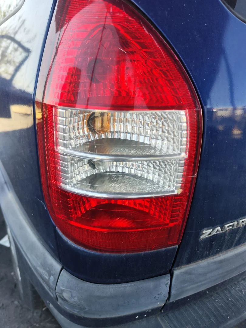 Foto de PILOTO TRASERO IZQUIERDO OPEL ZAFIRA A 1.6 16V (101 CV / 74 KW) referencia 93175677