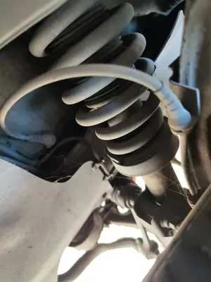 Foto de AMORTIGUADOR DELANTERO IZQUIERDO VOLKSWAGEN TOUAREG (7L6) 4.2 V8 32V FSI (350 CV / 257 KW)