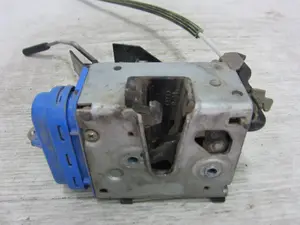 Foto de CERRADURA PUERTA TRASERA IZQUIERDA AUDI A3 (8L) 1.9 TDI (110 CV / 81 KW) referencia 400185 foto 2