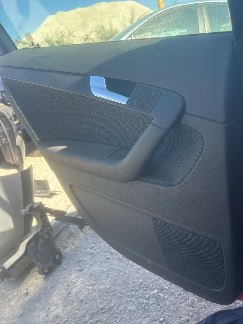 Foto de GUARNECIDO PUERTA TRASERA IZQUIERDA AUDI A3 SPORTBACK (8PA) 1.6 16V FSI (116 CV / 85 KW) referencia 8P4867303 FKZ