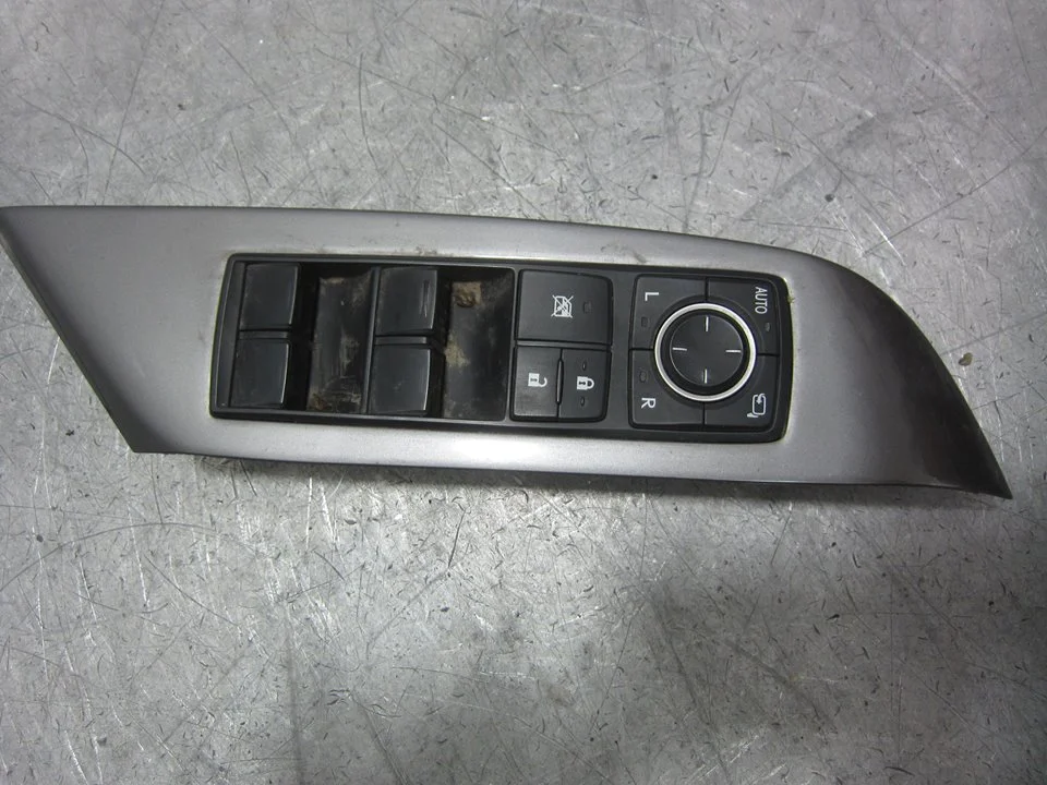 Foto de MANDO ELEVALUNAS DELANTERO IZQUIERDO LEXUS RX (GGL1/GYL1) 3.5 V6 24V CAT (249 CV / 183 KW) referencia 7423248100