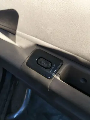 Foto de MANDO ELEVALUNAS TRASERO DERECHO FORD EXPLORER (UN46) 4.0 V6 CAT (156 CV / 115 KW)