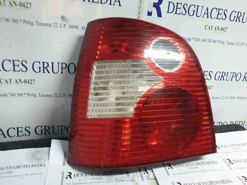 Foto de PILOTO TRASERO IZQUIERDO VOLKSWAGEN POLO IV (9N1) referencia 6Q6945095B