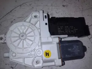 Foto de MOTOR ELEVALUNAS DELANTERO DERECHO PEUGEOT 407 COUPÉ referencia 1137328233 foto 3