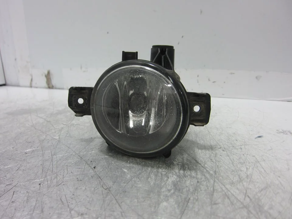 Foto de FARO ANTINIEBLA DERECHO BMW SERIE 1 COUPE (E82) referencia 89203662