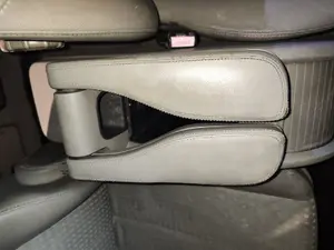 Foto de APOYABRAZOS CENTRAL RENAULT SCENIC II (JM) 1.9 dCi Diesel (120 CV / 88 KW)