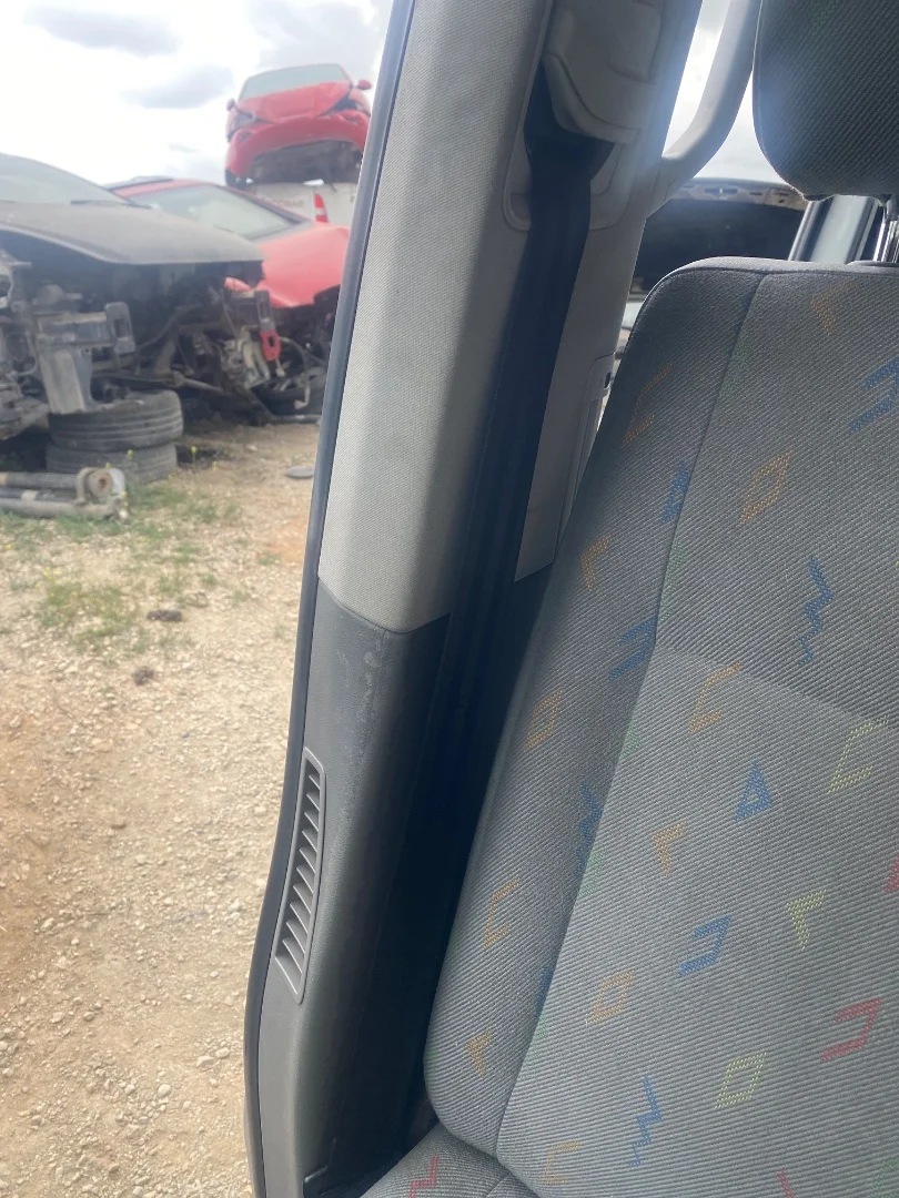 Foto de CINTURON SEGURIDAD DELANTERO DERECHO VOLKSWAGEN T5 TRANSPORTER BUS (7H) 2.5 TDI (131 CV / 96 KW)