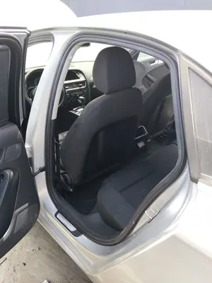 Foto de GOMAS CONTORNO PUERTA AUDI A4 BERLINA (8K2) 2.0 16V TDI (143 CV / 105 KW)