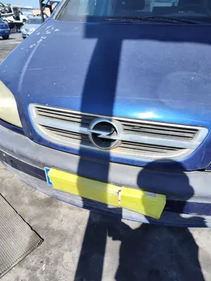 Foto de REJILLA DELANTERA OPEL ZAFIRA A 1.6 16V (101 CV / 74 KW)