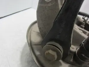 Foto de BRAZO SUSPENSION SUPERIOR TRASERO DERECHO PORSCHE CAYENNE (TIPO 92A) referencia 7P0501530 foto 4