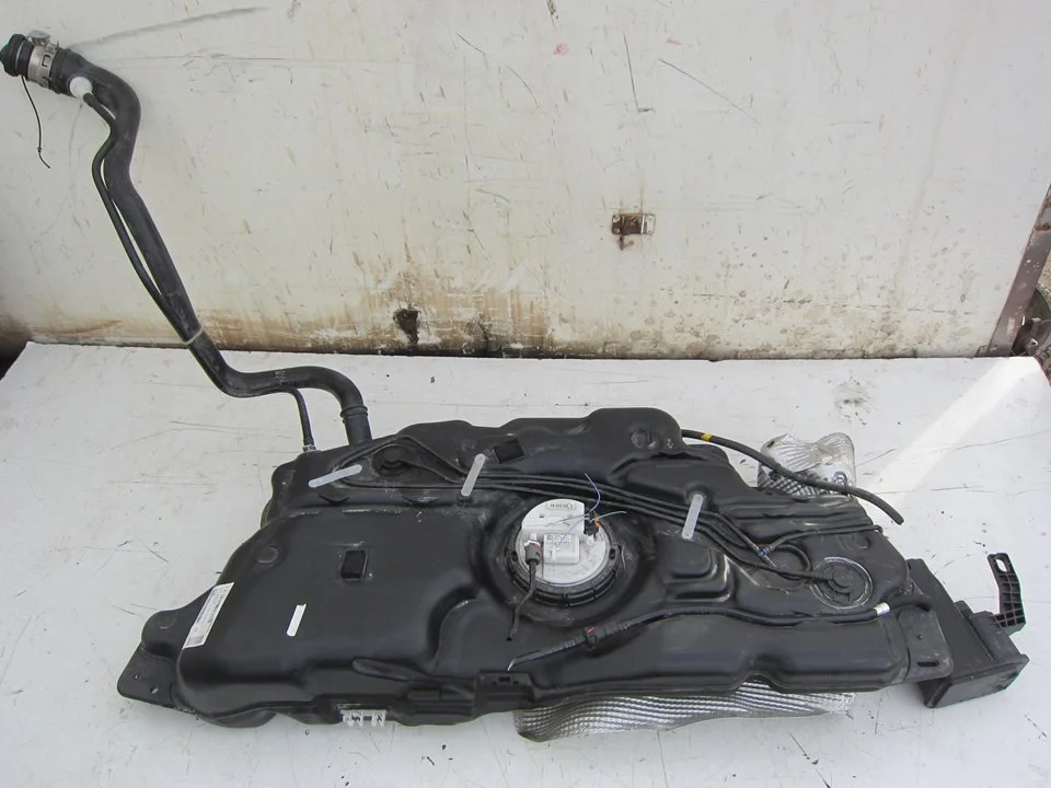 Foto de DEPOSITO COMBUSTIBLE CITROEN C5 AIRCROSS 1.2 12V e-THP / PureTech (131 CV / 96 KW) referencia 9829060280
