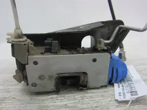 Foto de CERRADURA PUERTA TRASERA DERECHA AUDI A3 (8L) 1.9 TDI (110 CV / 81 KW) referencia 400185 foto 5