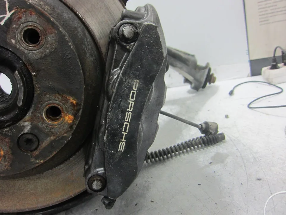 Foto de PINZA DE FRENO TRASERA IZQUIERDA PORSCHE CAYENNE (TIPO 92A) referencia 7P0615423