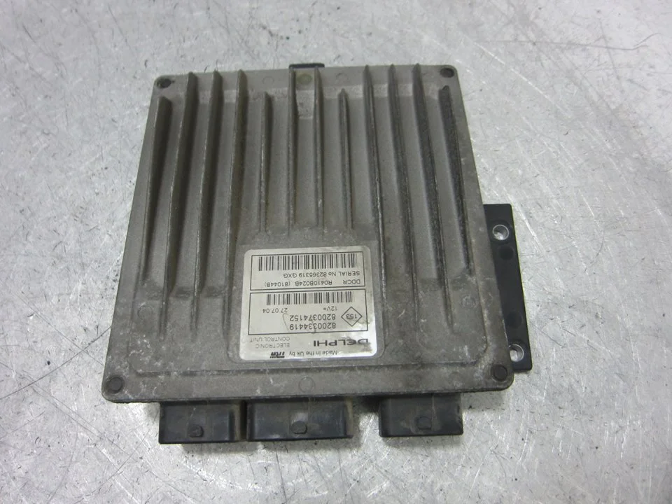 Foto de CENTRALITA MOTOR UCE RENAULT MEGANE II BERLINA 3P referencia 8200334419