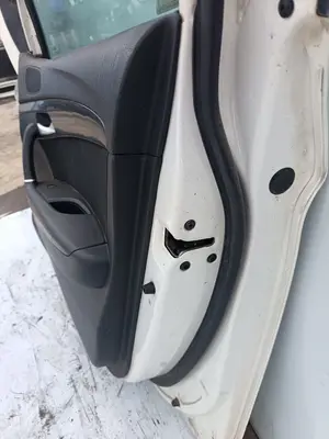 Foto de CERRADURA PUERTA DELANTERA DERECHA HYUNDAI I40 CW (VF) 1.7 CRDi CAT (141 CV / 104 KW)